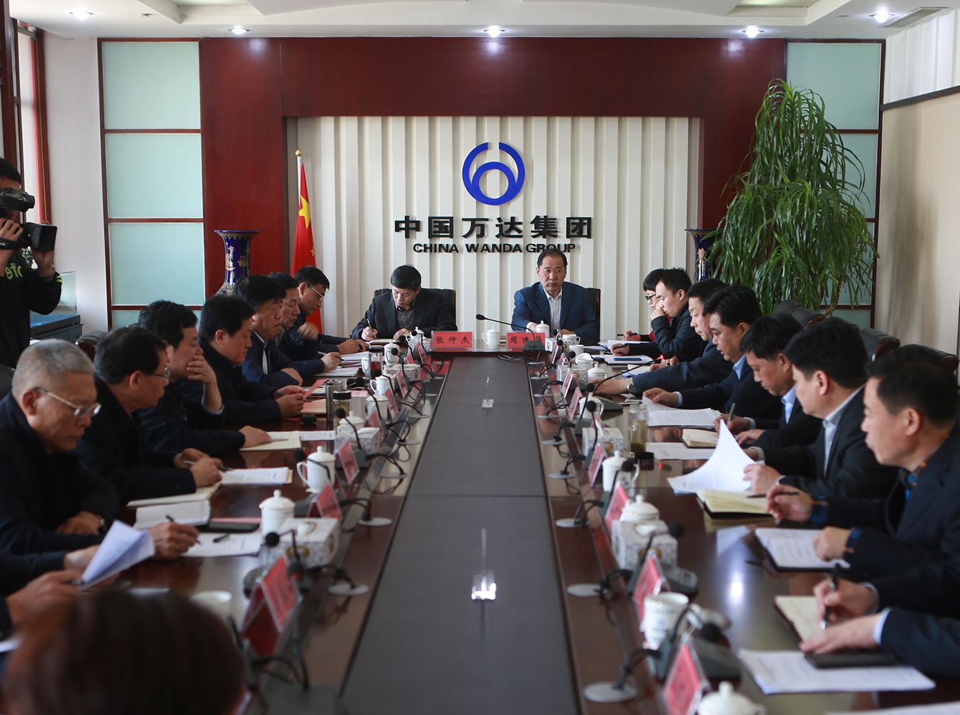 市人大常委会党组副书记、副主任李金昆到分工联系企业EMC易倍集团调研